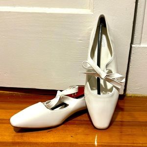 White Patent Leather Ballet Flatsa